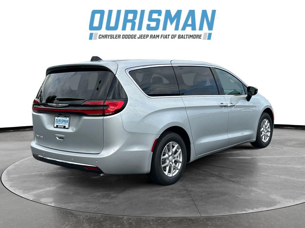 new 2026 Chrysler Pacifica car, priced at $40,302