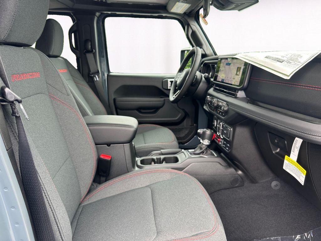 new 2025 Jeep Gladiator car, priced at $44,574