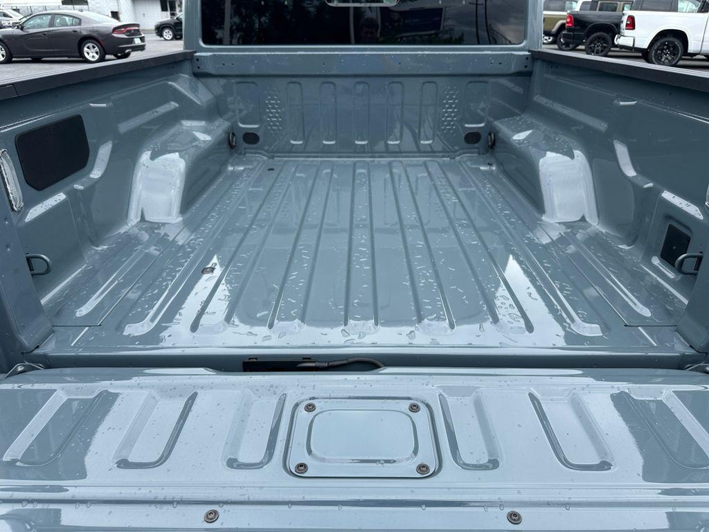 new 2025 Jeep Gladiator car, priced at $44,574