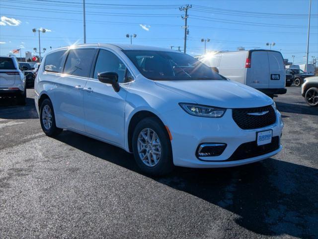 new 2025 Chrysler Pacifica car, priced at $37,764