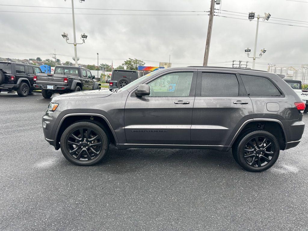 used 2018 Jeep Grand Cherokee car, priced at $19,500