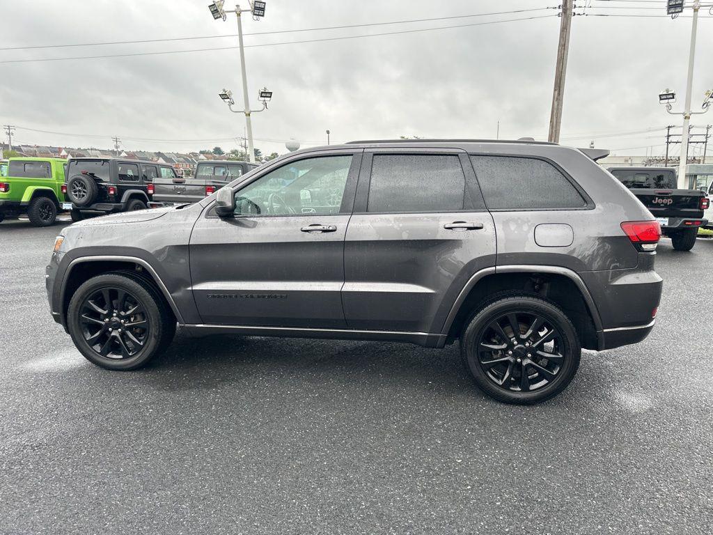 used 2018 Jeep Grand Cherokee car, priced at $19,500