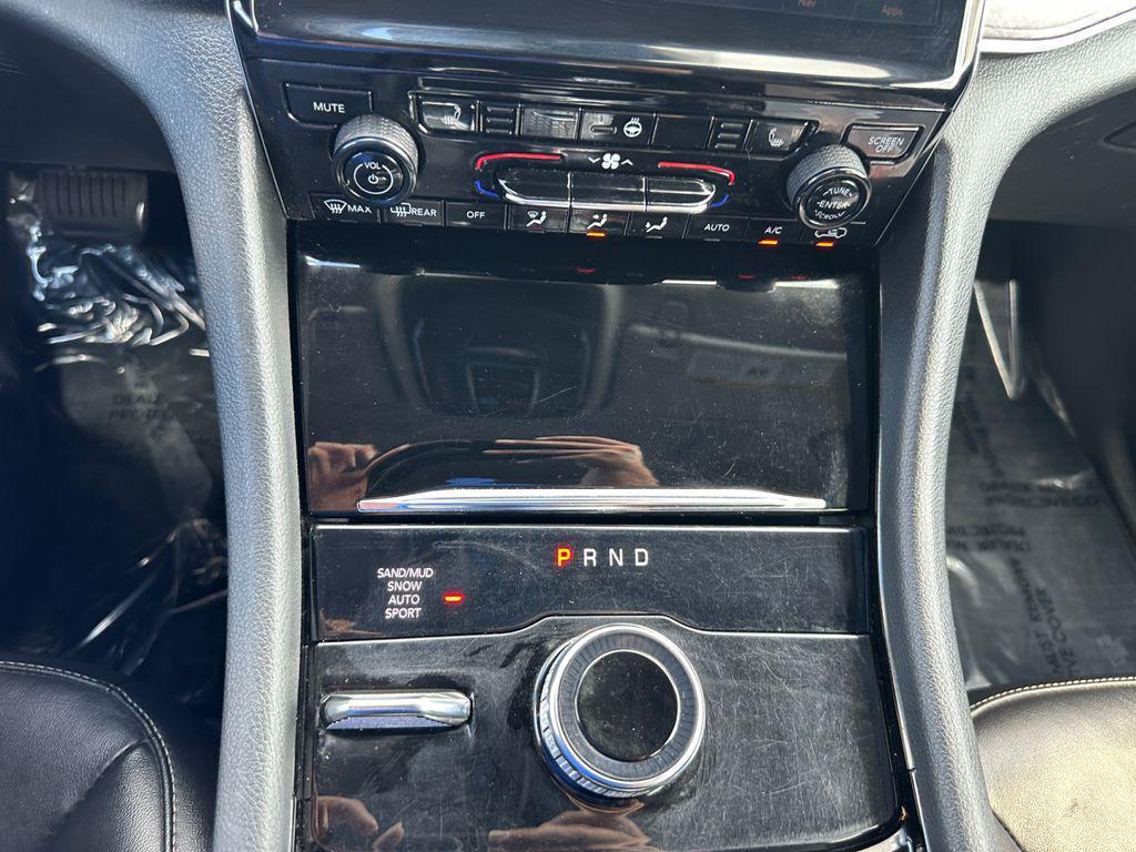 used 2022 Jeep Grand Cherokee car, priced at $28,195
