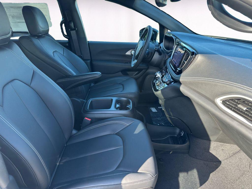 new 2026 Chrysler Pacifica car, priced at $38,046