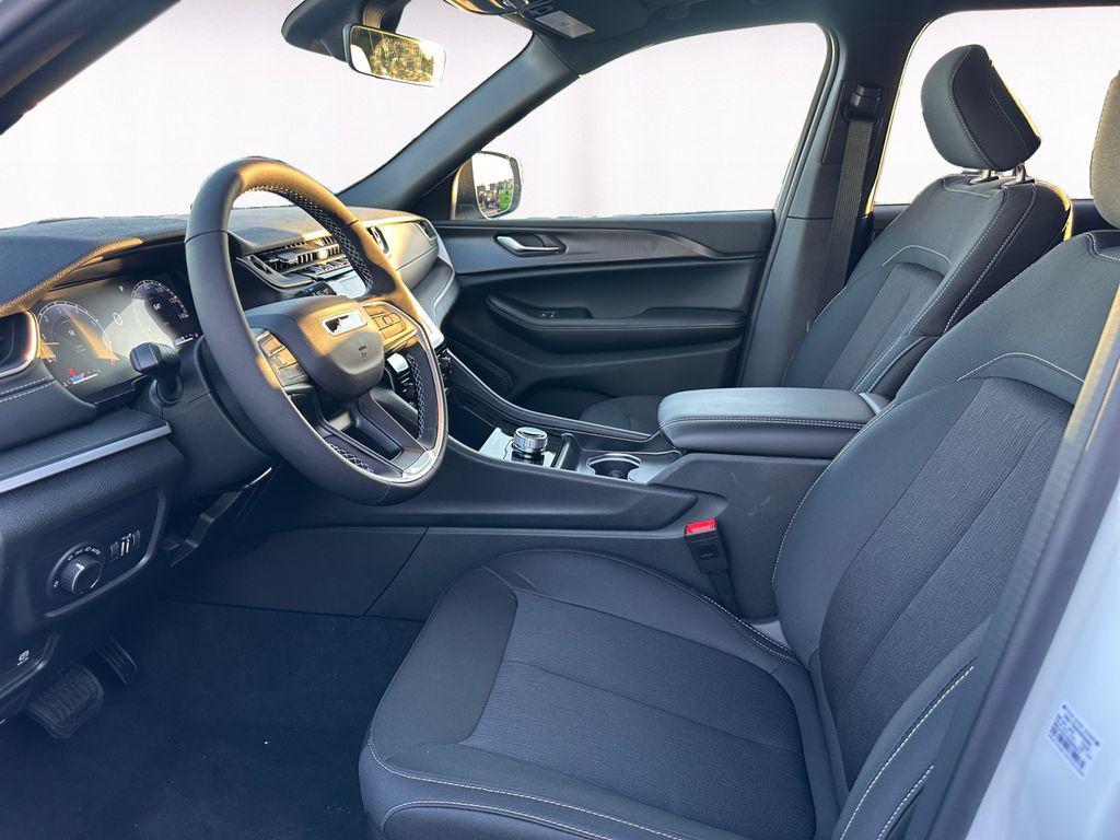 new 2025 Jeep Grand Cherokee car, priced at $36,204