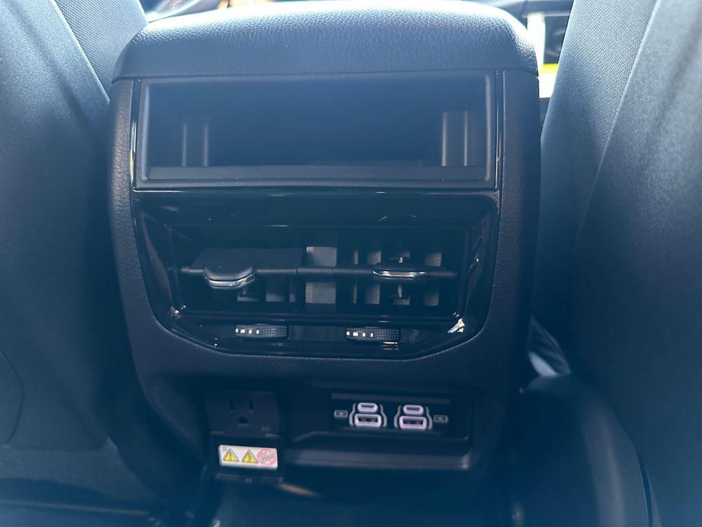 new 2025 Jeep Grand Cherokee car, priced at $36,204