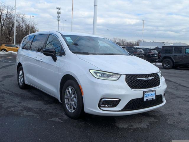 new 2025 Chrysler Pacifica car, priced at $35,241