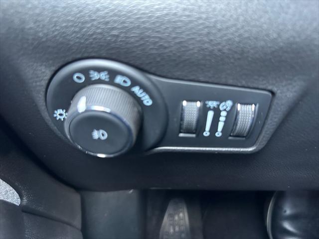 new 2025 Jeep Compass car, priced at $25,904