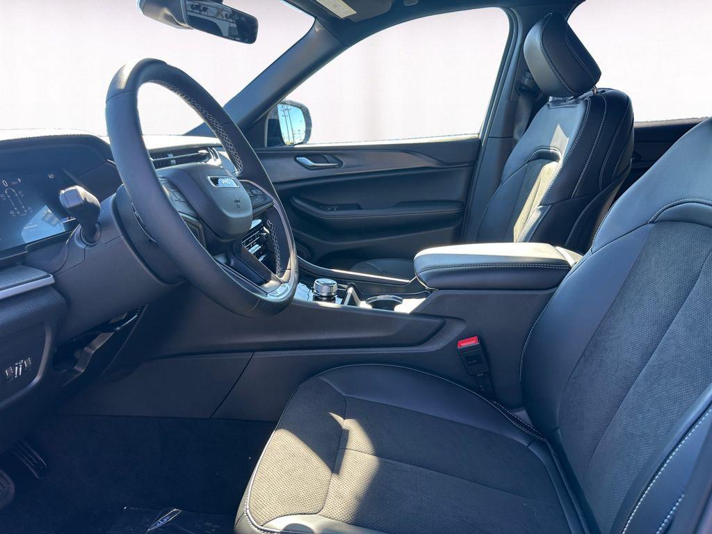new 2025 Jeep Grand Cherokee L car, priced at $41,979