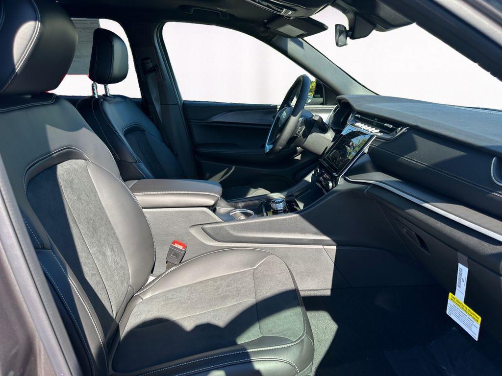 new 2025 Jeep Grand Cherokee L car, priced at $41,979