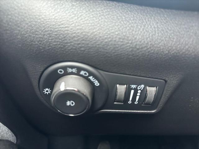 new 2025 Jeep Compass car, priced at $25,939