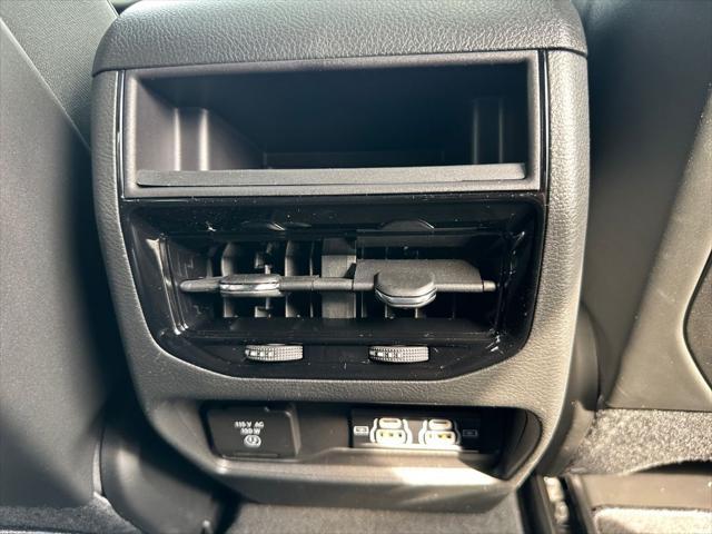 new 2025 Jeep Grand Cherokee car, priced at $44,988