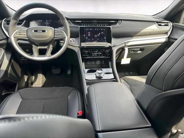 new 2025 Jeep Grand Cherokee car, priced at $44,988