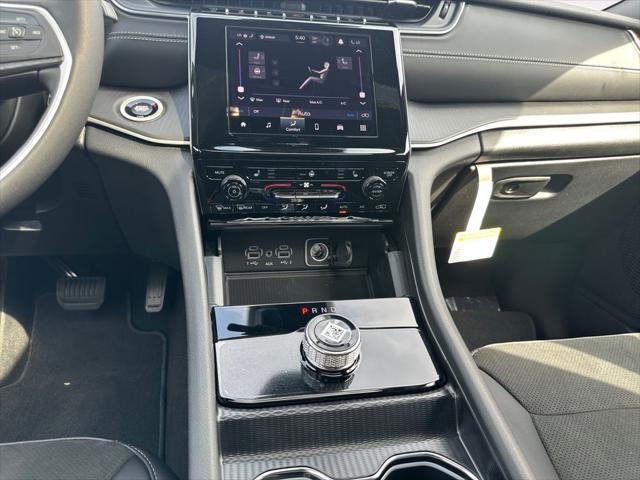 new 2025 Jeep Grand Cherokee car, priced at $44,988