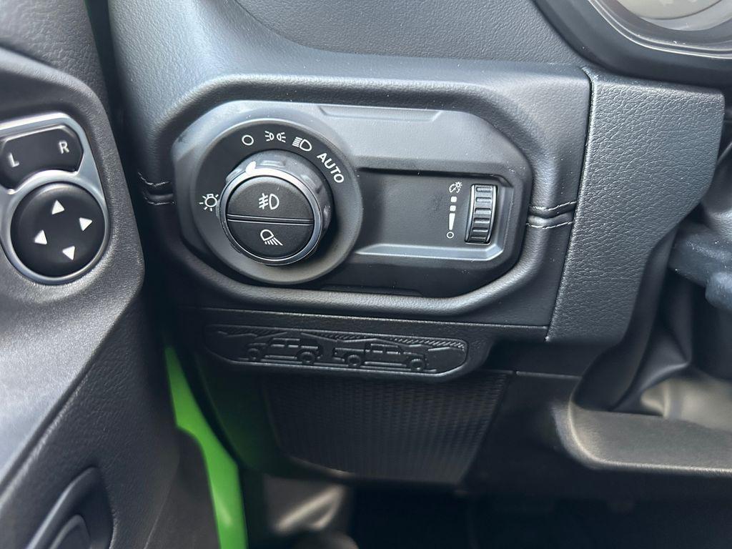 new 2025 Jeep Gladiator car, priced at $42,271