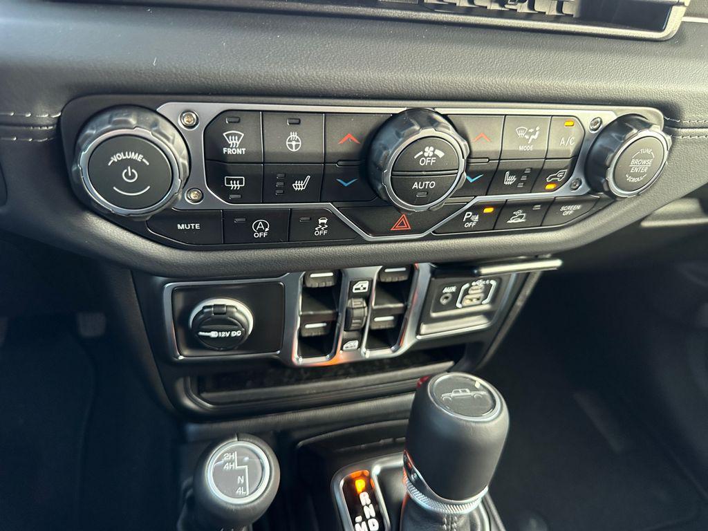 new 2025 Jeep Gladiator car, priced at $42,271