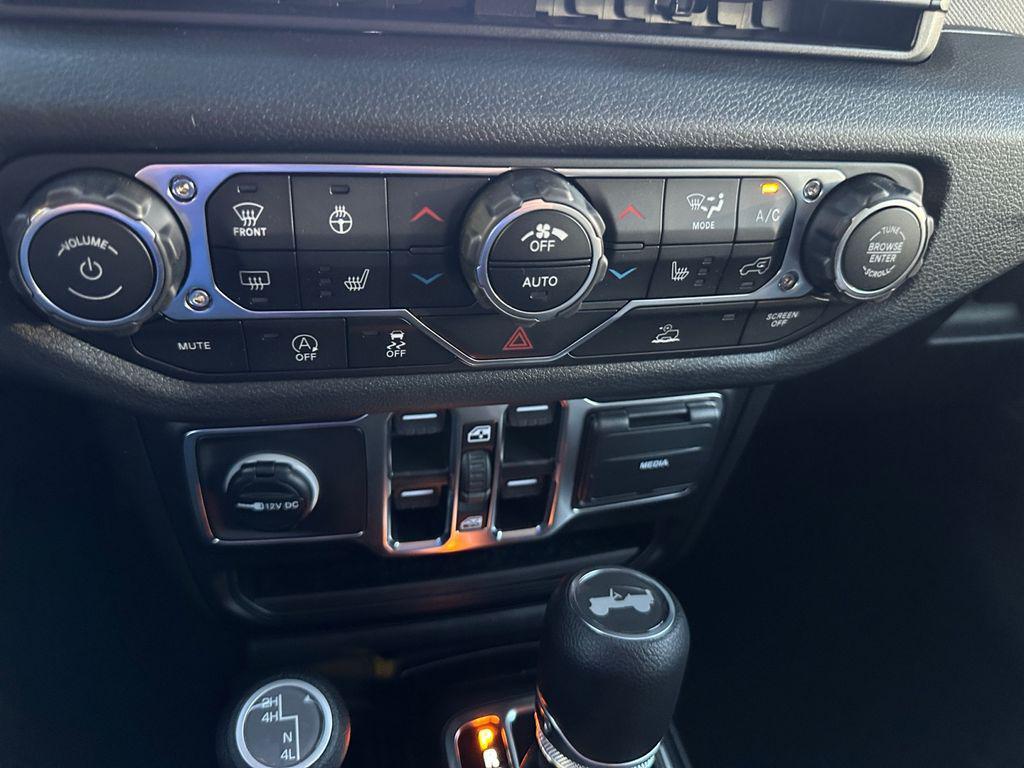 new 2025 Jeep Wrangler car, priced at $43,448