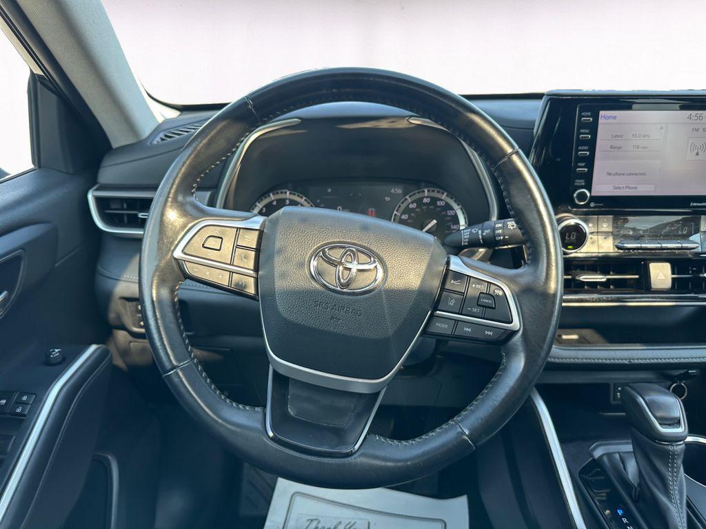 used 2022 Toyota Highlander car, priced at $32,000