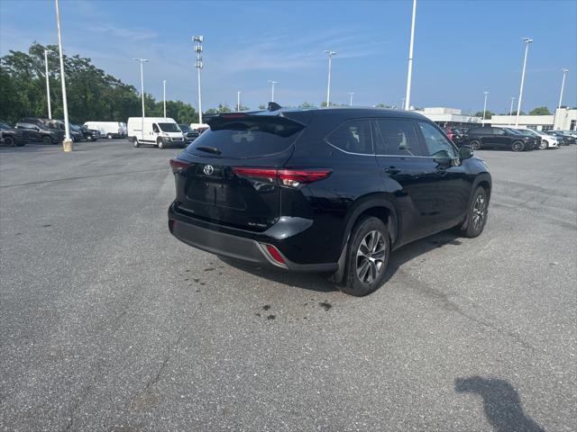 used 2022 Toyota Highlander car, priced at $40,561