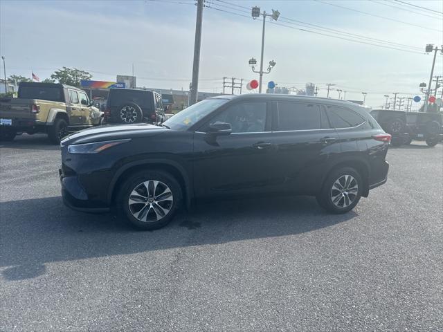 used 2022 Toyota Highlander car, priced at $40,561