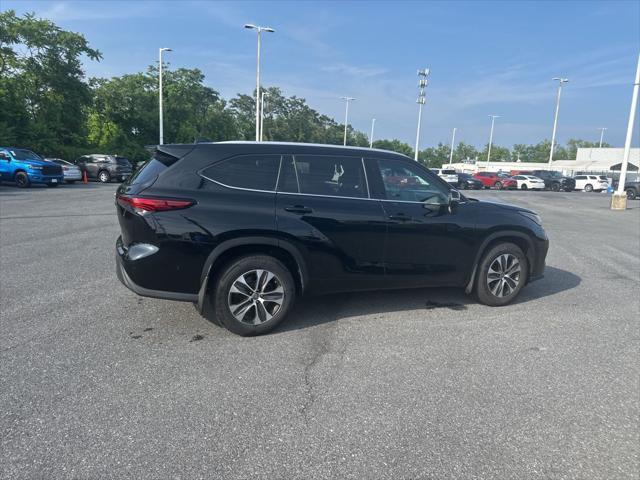 used 2022 Toyota Highlander car, priced at $40,561