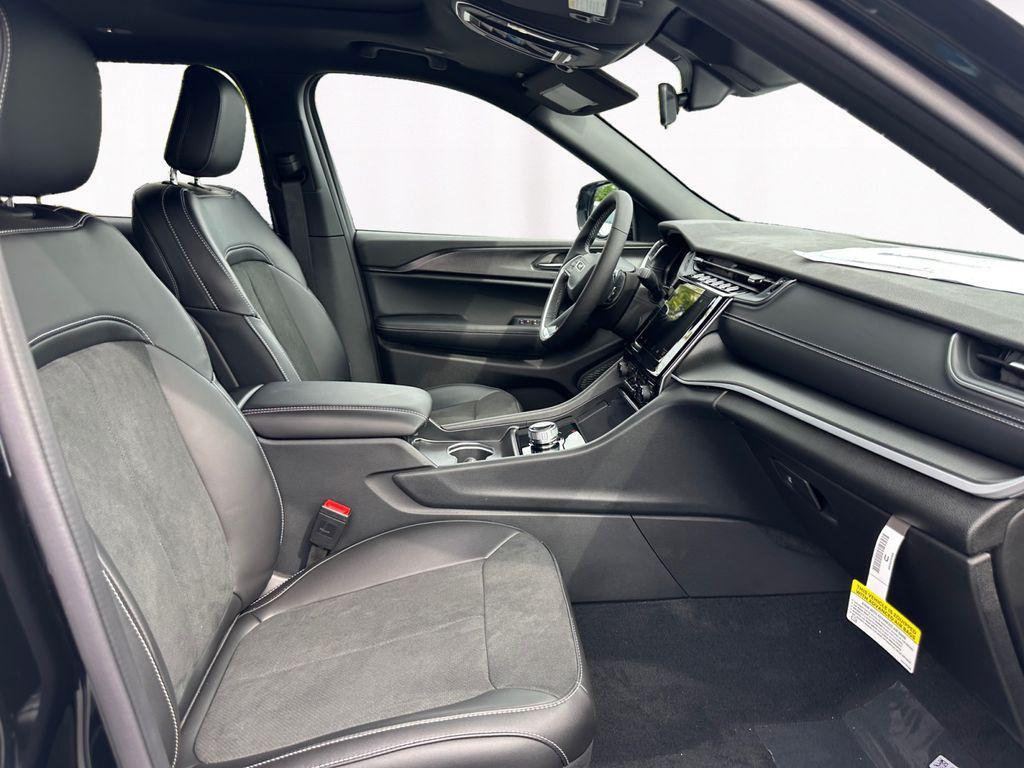 new 2025 Jeep Grand Cherokee L car, priced at $42,467