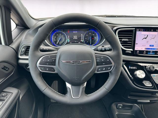 new 2025 Chrysler Pacifica car, priced at $39,060