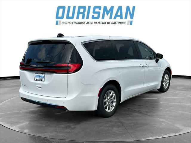 new 2025 Chrysler Pacifica car, priced at $39,060