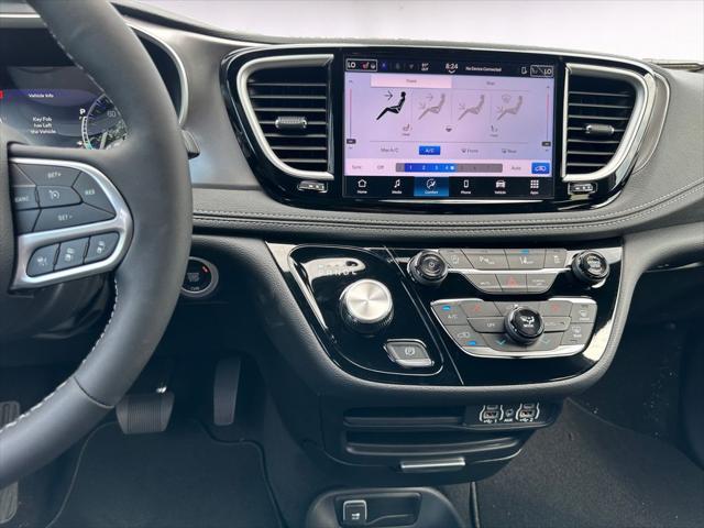 new 2025 Chrysler Pacifica car, priced at $39,060