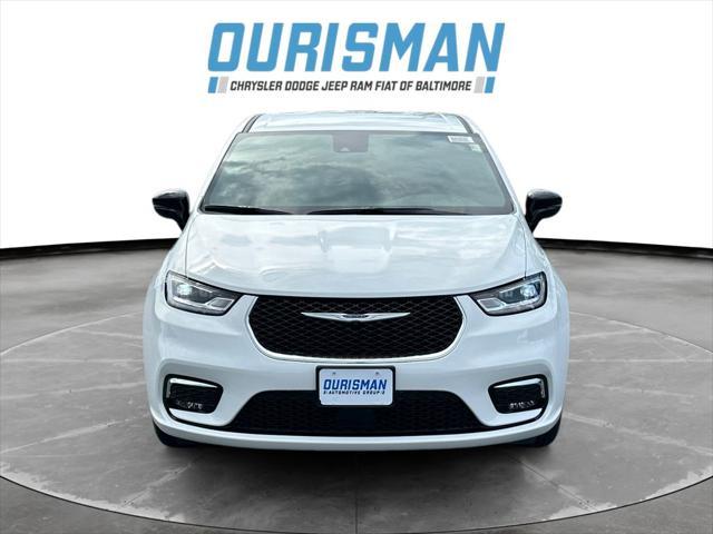 new 2025 Chrysler Pacifica car, priced at $39,060