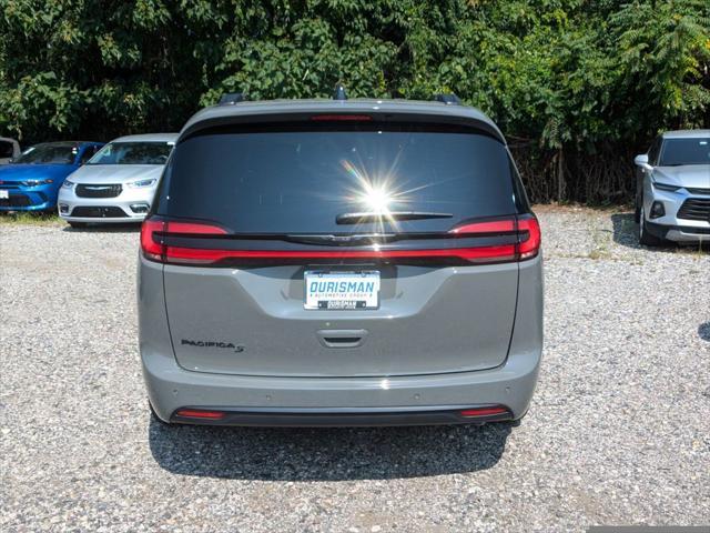 new 2024 Chrysler Pacifica car, priced at $36,609