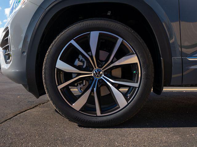 new 2026 Volkswagen Atlas Cross Sport car, priced at $56,643