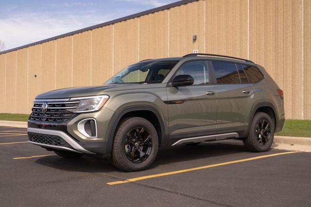 new 2025 Volkswagen Atlas car, priced at $50,001