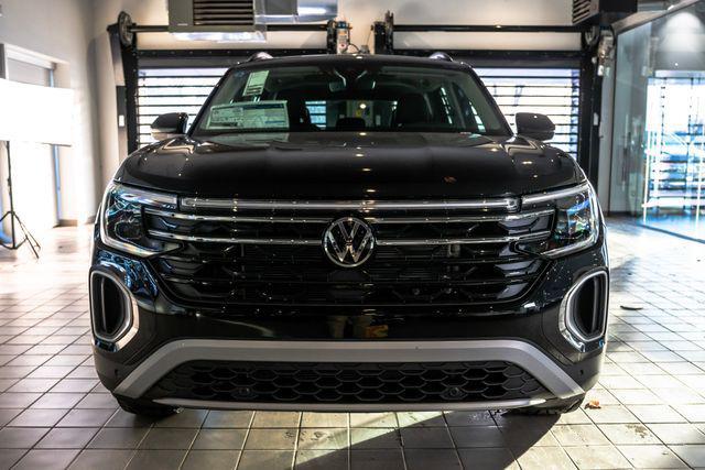 new 2025 Volkswagen Atlas car, priced at $49,076