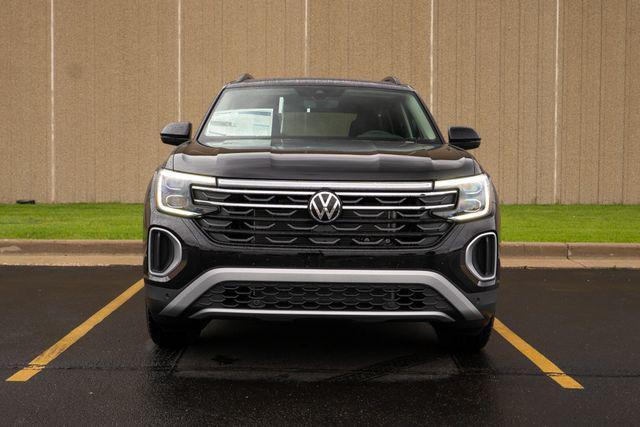 new 2025 Volkswagen Atlas car, priced at $50,001