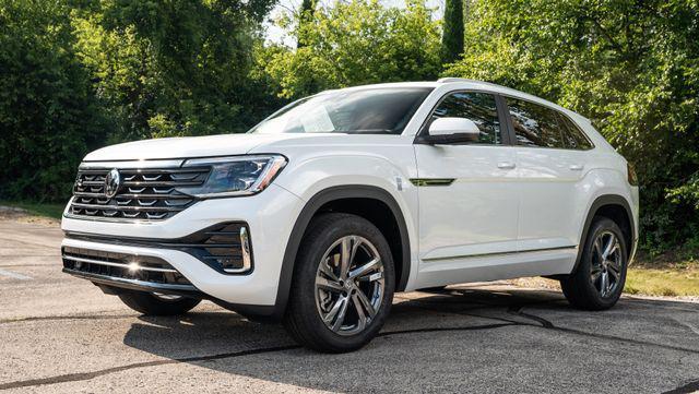 new 2024 Volkswagen Atlas Cross Sport car, priced at $52,116