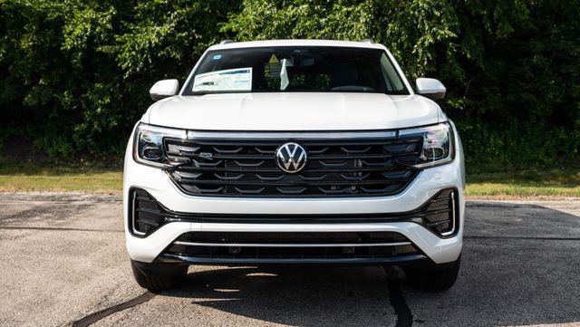 new 2024 Volkswagen Atlas Cross Sport car, priced at $52,116