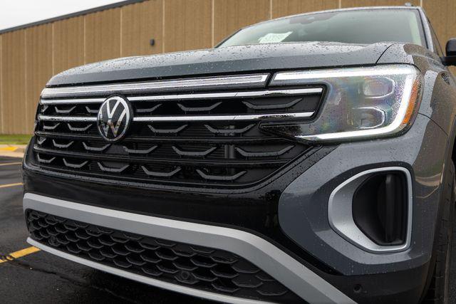 new 2026 Volkswagen Atlas car, priced at $51,716