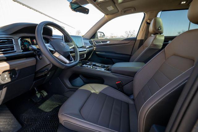 new 2025 Volkswagen Atlas car, priced at $52,201