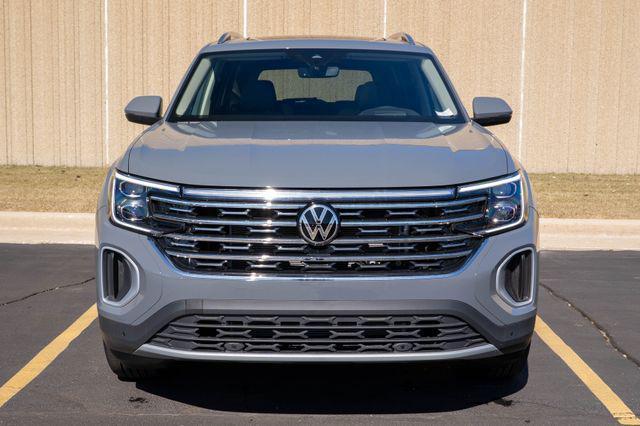 new 2025 Volkswagen Atlas car, priced at $52,201