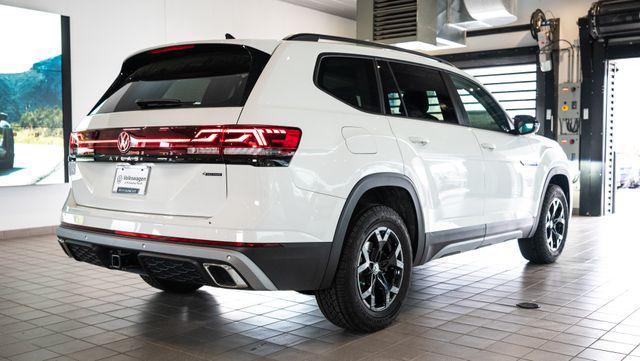 new 2025 Volkswagen Atlas car, priced at $49,076