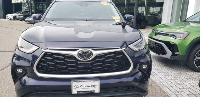 used 2022 Toyota Highlander car, priced at $30,987