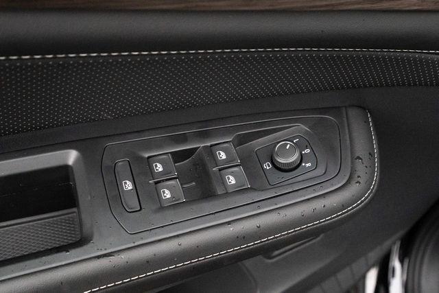new 2025 Volkswagen Atlas car, priced at $56,551