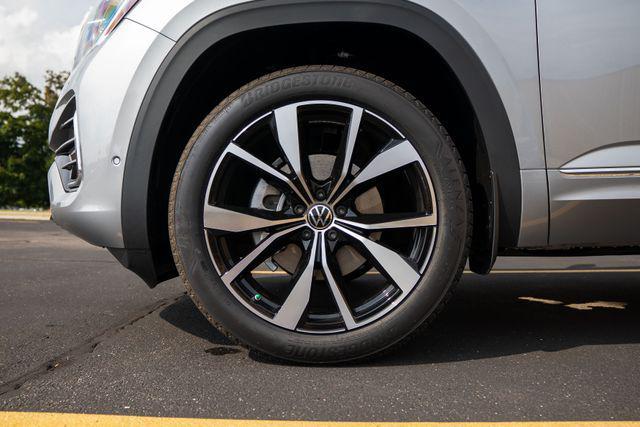 new 2026 Volkswagen Atlas Cross Sport car, priced at $56,431