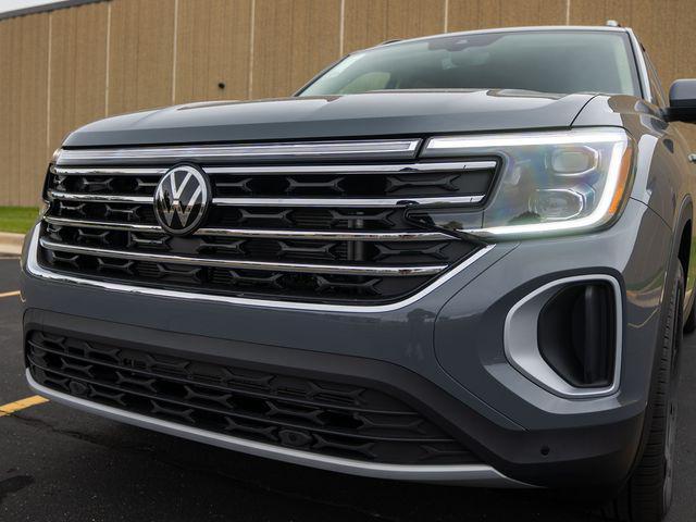 new 2026 Volkswagen Atlas car, priced at $49,881