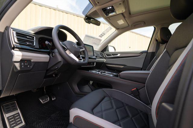new 2025 Volkswagen Atlas car, priced at $49,771