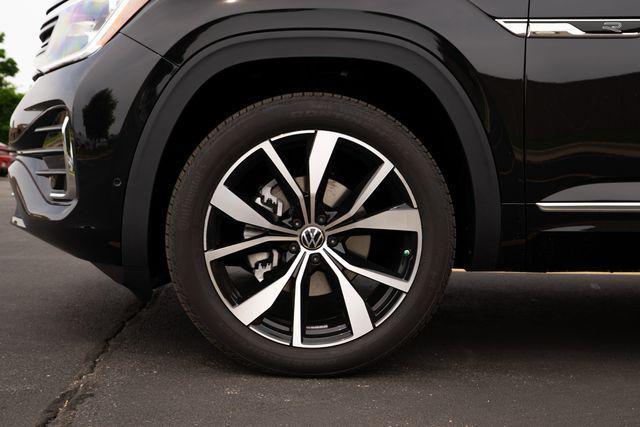 new 2025 Volkswagen Atlas car, priced at $56,551