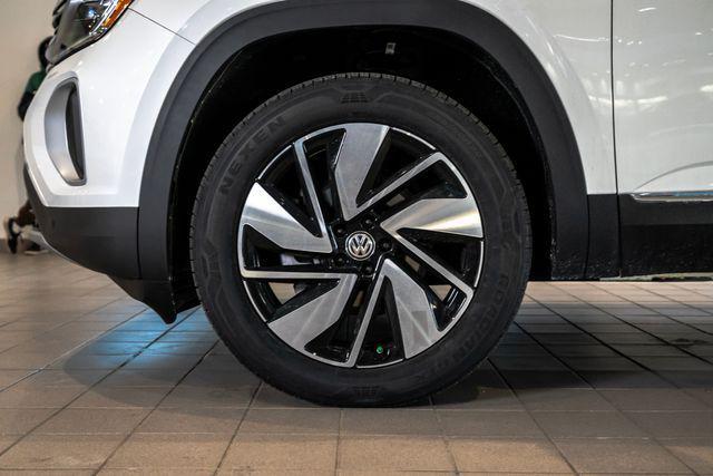 new 2025 Volkswagen Atlas car, priced at $51,306