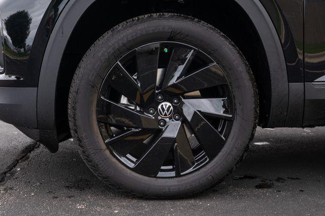 new 2026 Volkswagen Atlas Cross Sport car, priced at $48,988