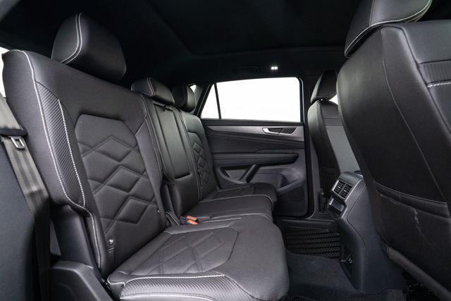 new 2026 Volkswagen Atlas Cross Sport car, priced at $48,988